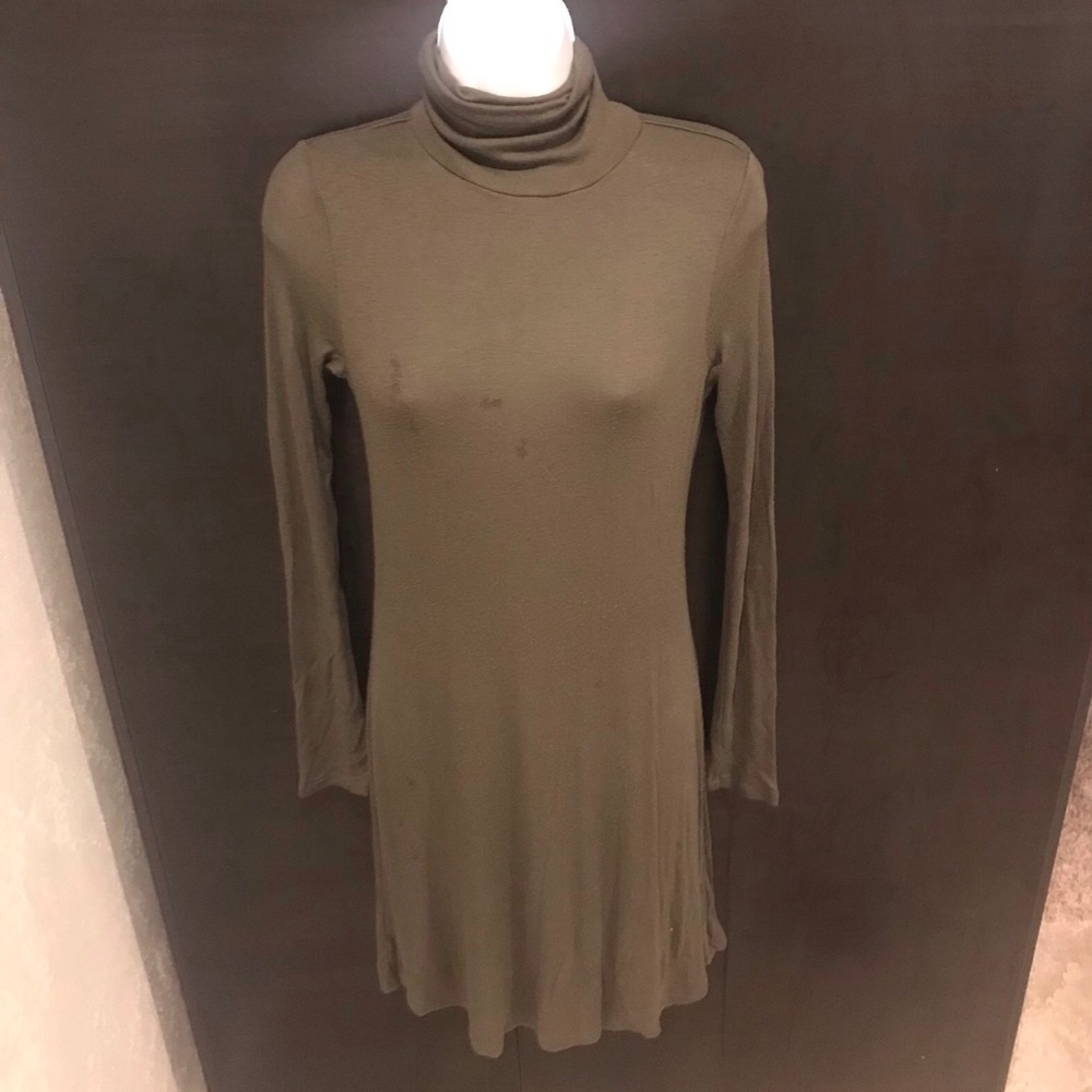 3/$30- gap soft sweater dress size xs